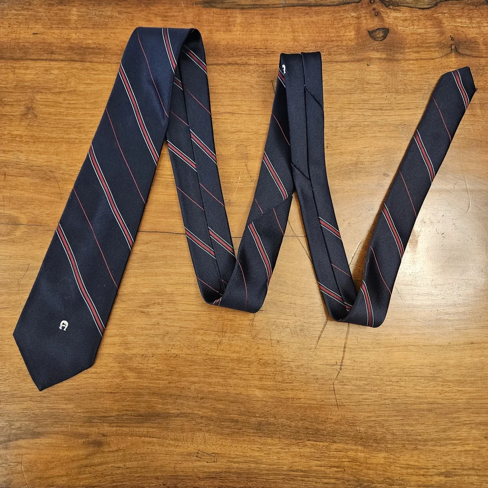 Vintage Etienne Aigner Mens Neck Tie Blue Red Striped Preppy‎ Formal Logo